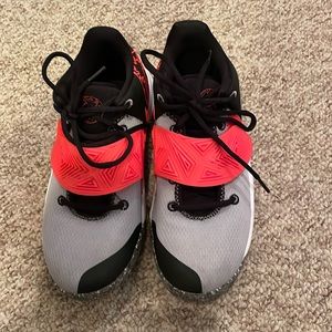 Kyrie Basketball Shoe